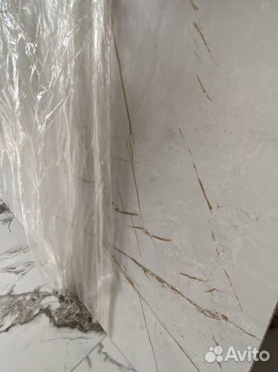 Столешница под раковину, стеновая панель