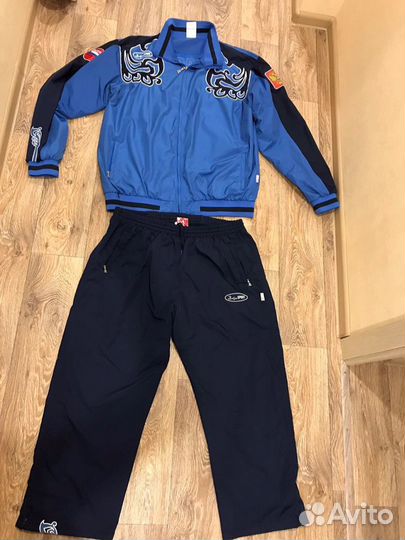 Спортивный костюм