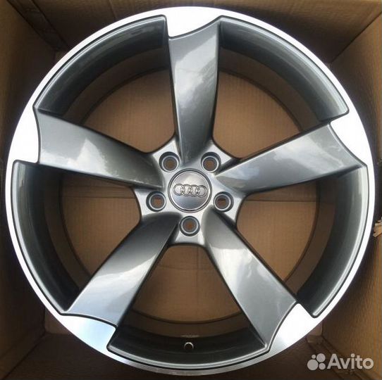 Литые диски для Ауди Audi Q7 c 2016 R22 5/112