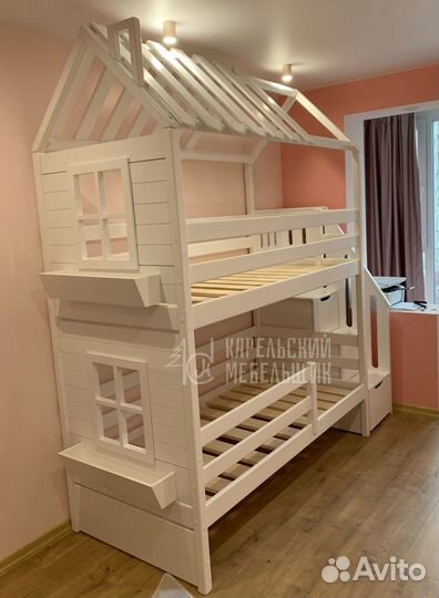 Кровать двухъярусная домик 