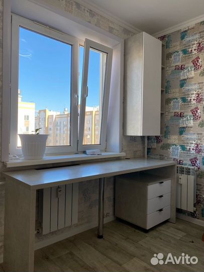 Стол под окно для школьника в рассрочку
