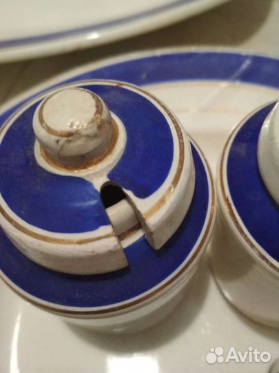 Сервировочные блюда, соусник