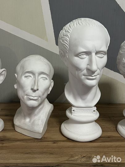 Гипсовые головы и фигуры