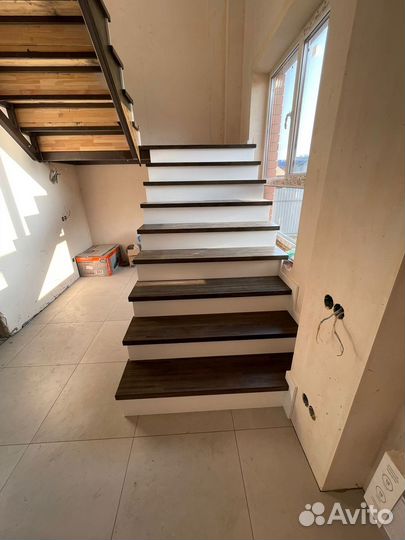 Отделка лестниц деревом качественно и в срок