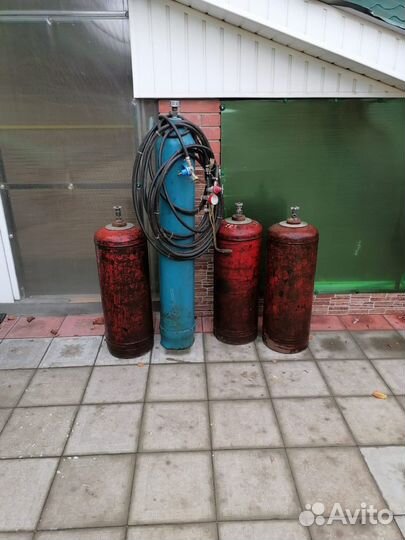 Газовый баллон и кислородный балон с редуктором