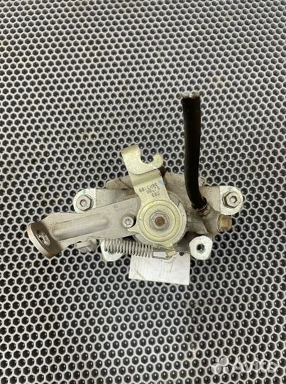 Суппорт задний правый Mazda 3 BM