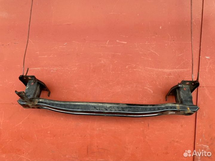 Усилитель бампера передний Vw Tiguan cavd 2012