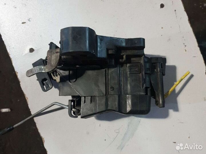 Замок передней левой двери мерседес w210