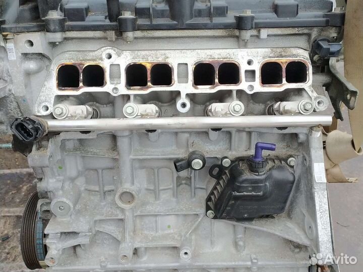 Топливная рампа с форсунками Mazda cx-5 Mazda 6 PE