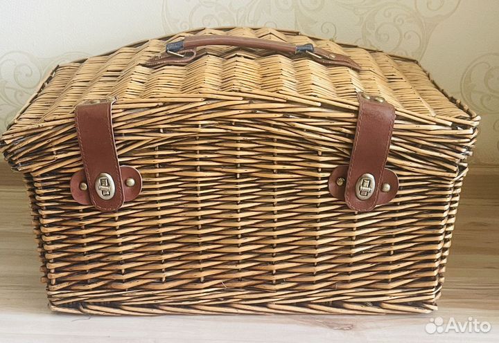 Корзина для пикника на 4 персоны