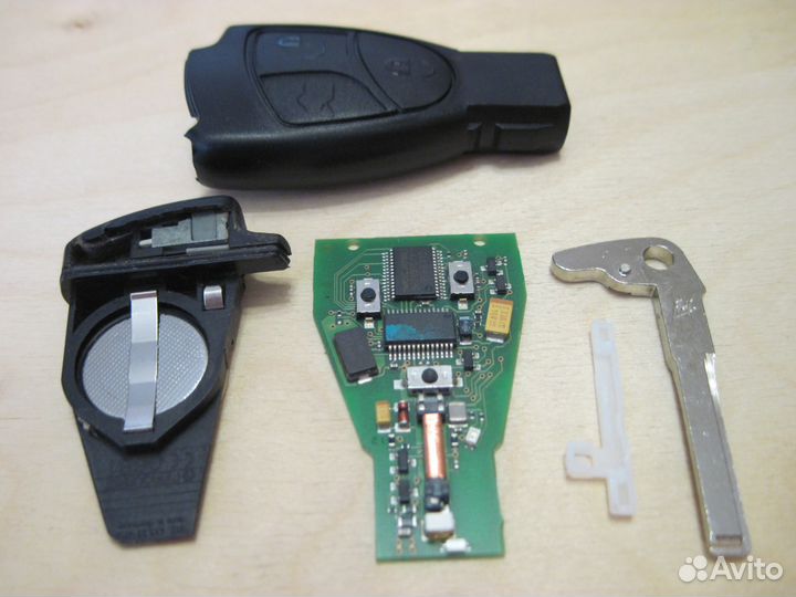 Mercedes-Benz чип ключ 3 кнопки малая 