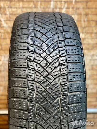 Pirelli Ice Zero FR 255/50 R19