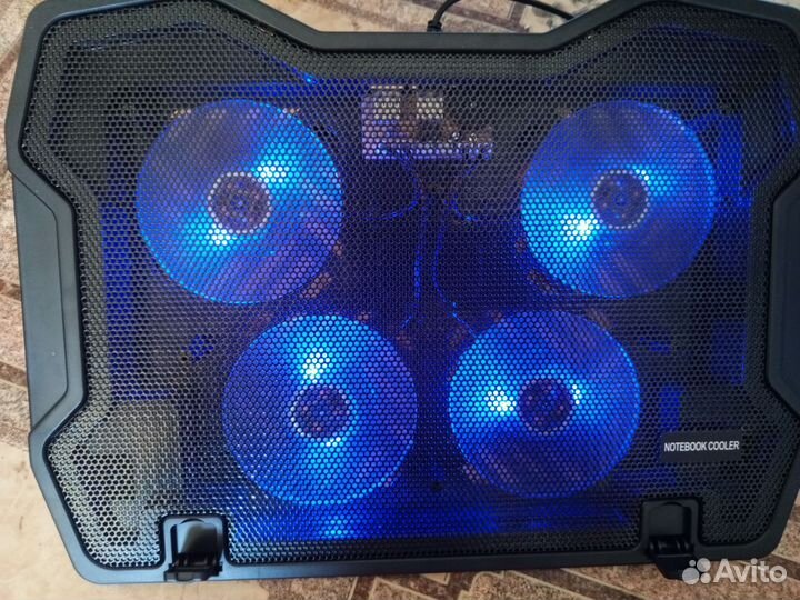 Подставка с охлаждением для ноутбука