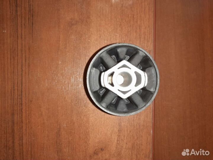 Сайлент блоки задней блоки хендай елантра