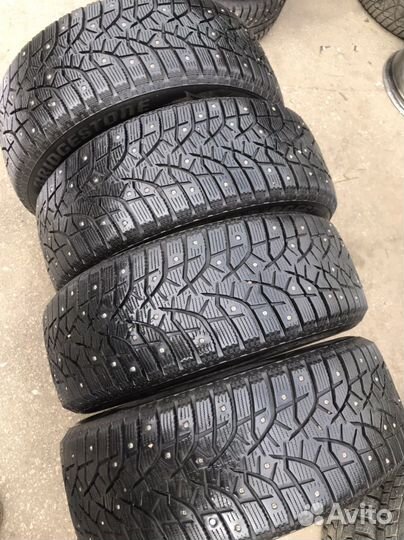 Bridgestone Blizzak Spike-02 205/55 R16