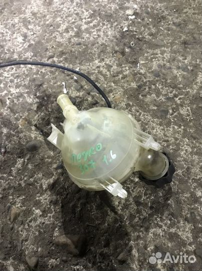 Расширительный бачок Пежо 307