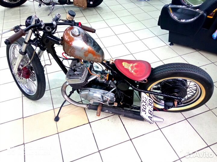 Custom bobber cafe racer scrambler 350