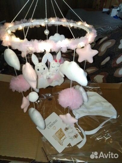 Мобиль в кроватку из фетра