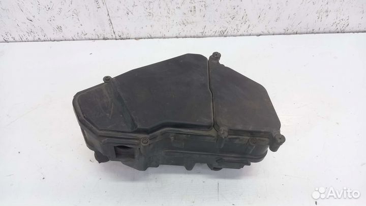 Корпус предохранителей Volkswagen Toureg 1