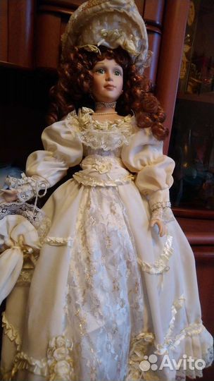 Кукла фарфоровая коллекционная