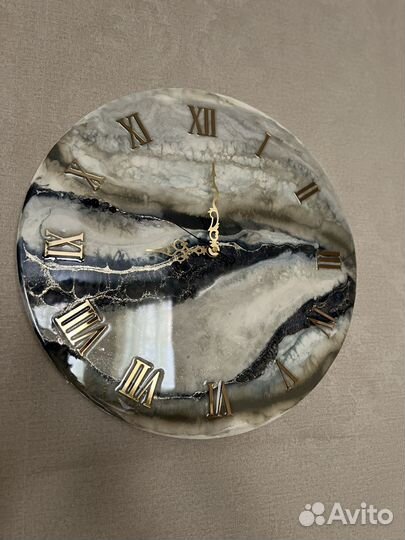 Часы из эпоксидной смолы