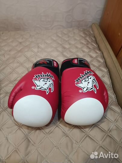 Боксерские перчатки 10 oz новые 2 пары