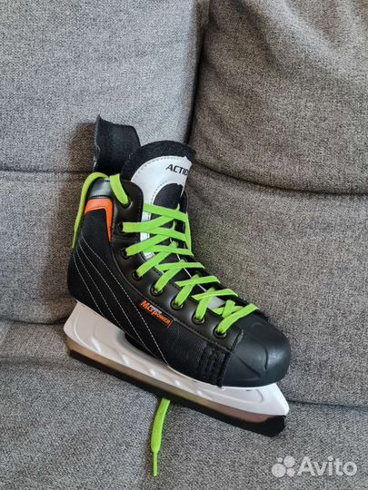 Коньки хоккейные