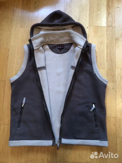 Безрукавка с капюшоном 56размер