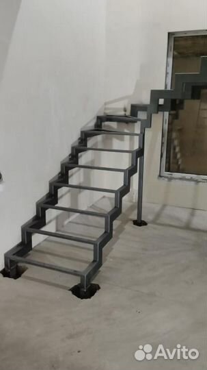 Надежная лестница на металлокаркасе