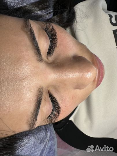 Мастер наращивания ресниц