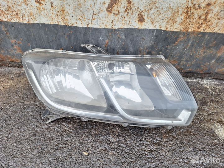 Передняя правая фара Renault Logan 2 Sandero 2