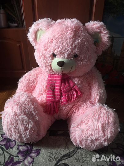 Большой плюшевый мишка