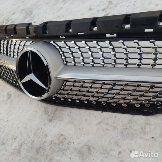 Решетка радиатора Mercedes CLA 117 AMG