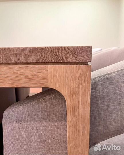 Стол из дерева (массив дуба)