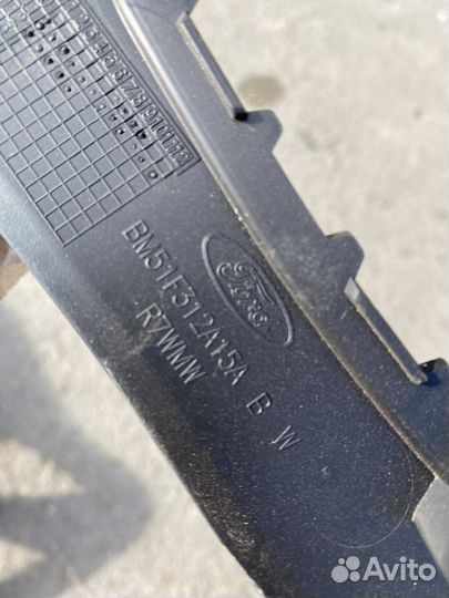 Обшивка багажника правая;левая Ford Focus 3