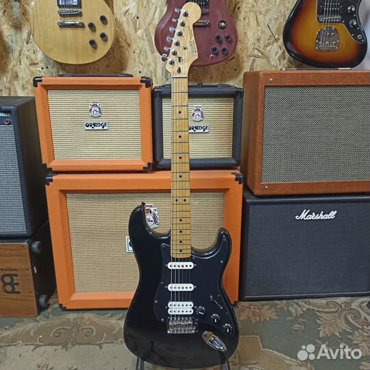 Электрогитара Fender Stratocaster Standard HSS Bla
