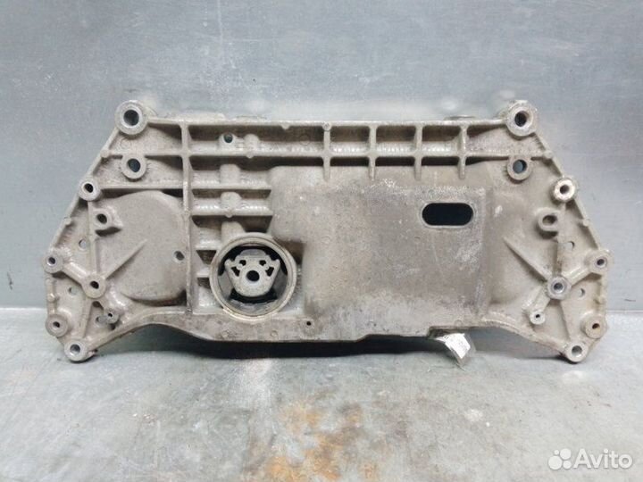 Балка передняя подрамник Volkswagen Golf Vi