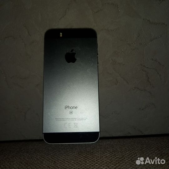 iPhone SE, 32 ГБ