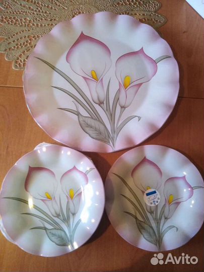 Блюдо большое и маленькие