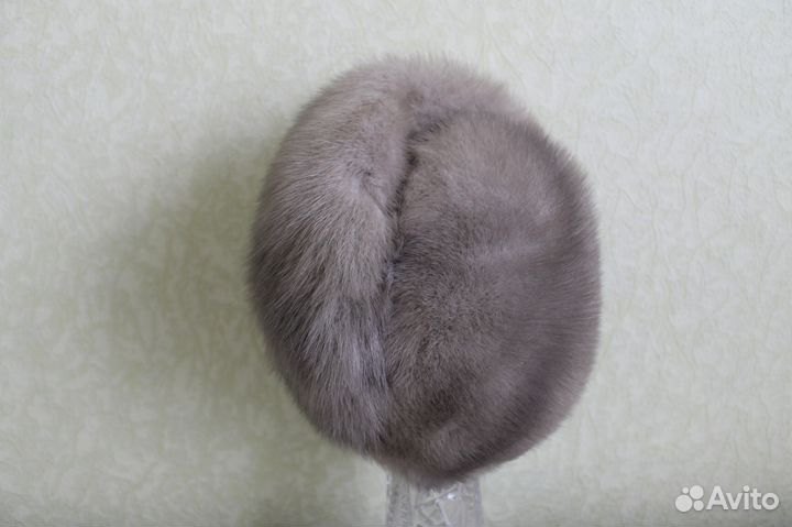 Женская шапка из голубой норки