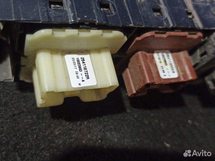 Блок управления стеклами Renault Kaptur 2017