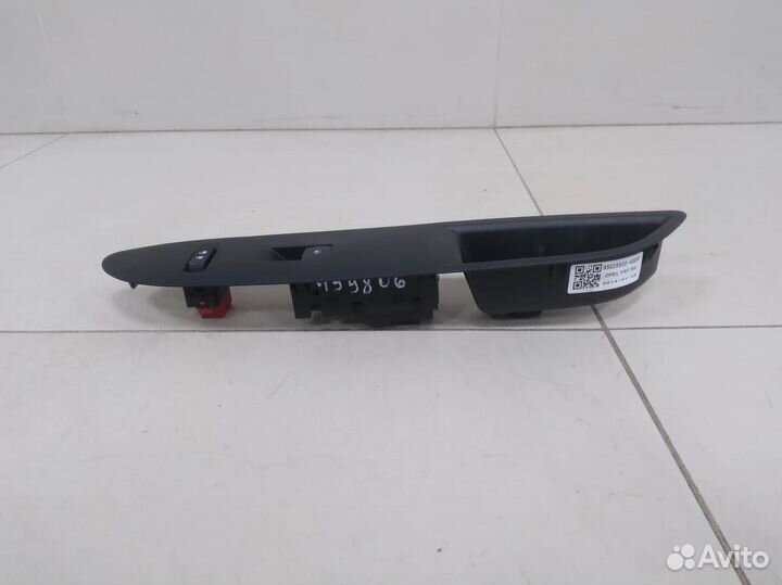 Блок управления стеклоподъемниками Opel Mokka 2012