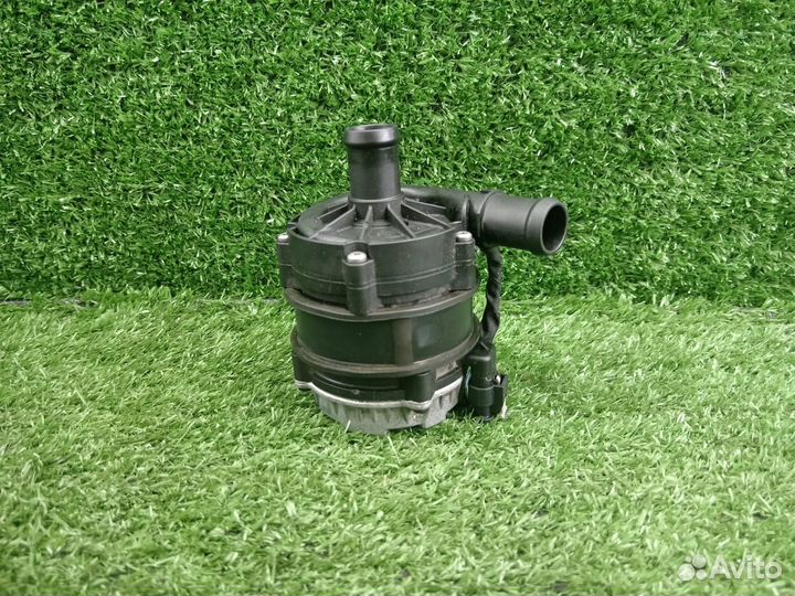 Насос системя охлаждения 04L965567 Audi A3 8V