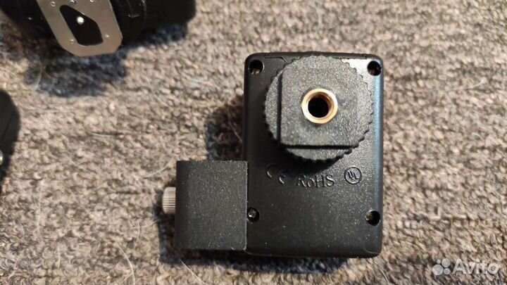 Вспышки, радиосинхронизаторы, пульт, стойки, зонт