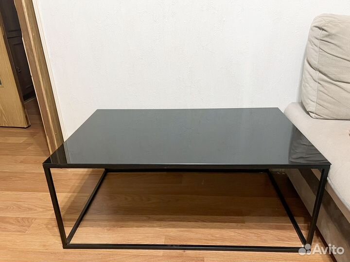 Журнальный стол стеклянный