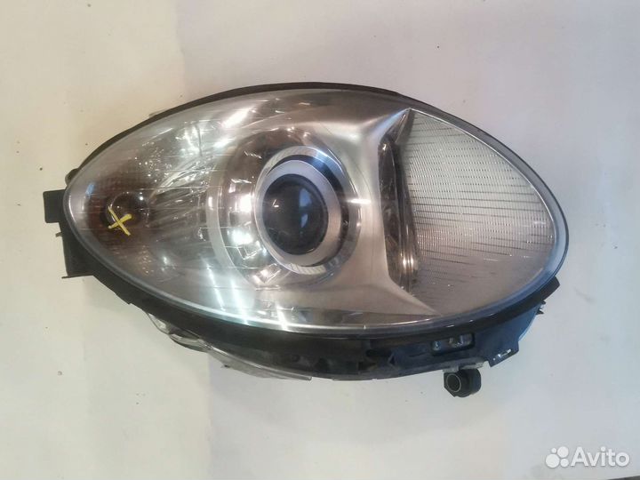Фара левая Mercedes-Benz R251