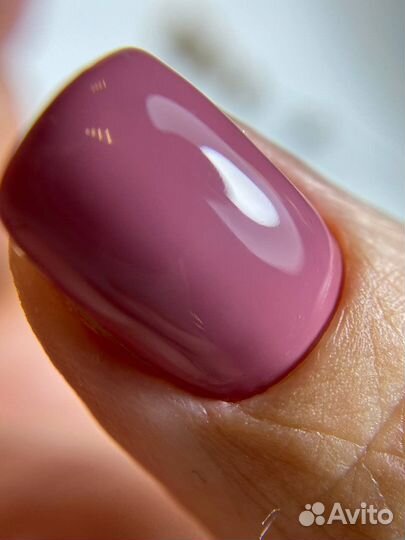 Модель на маникюр с покрытием гель лак