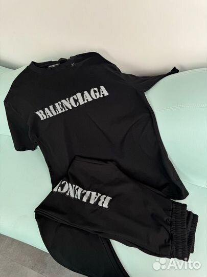 Костюм женский balenciaga