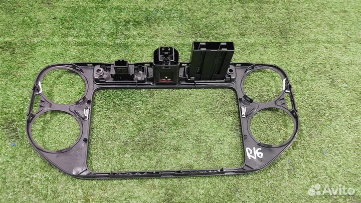 Рамка магнитолы volkswagen Golf Plus 2006