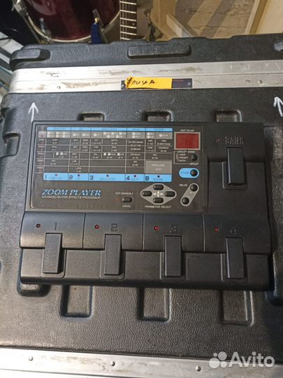 Гитарный процессор эффектов Zoom 2020